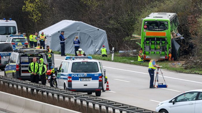 Tödliches Busunglück bei Leipzig: Ermittlungen gegen Fahrer
