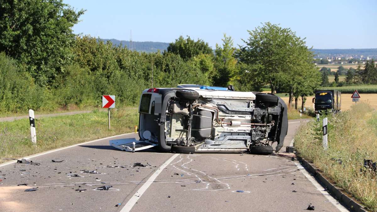 B39 bei Heilbronn: Heftiger Unfall fordert drei Schwerverletzte