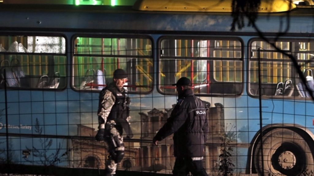 Täter sprengt sich in die Luft: Bewaffneter erschießt in Bosnien zwei Soldaten