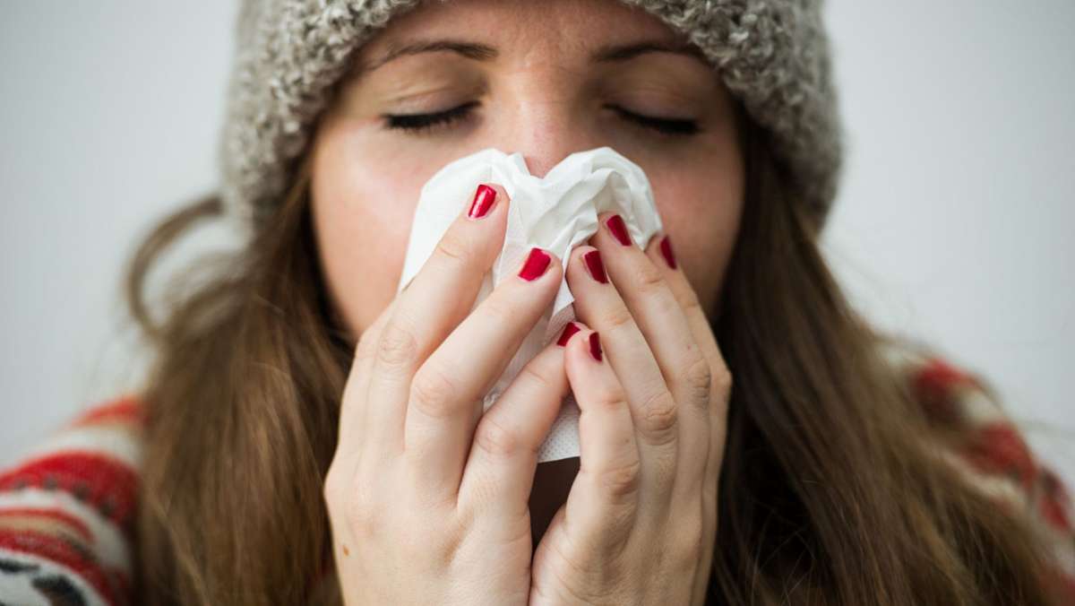  Der Herbst ist die Zeit für Erkältungen: Da typische Symptome auch Hinweise auf Covid-19 sein könnten, vermeidet man am besten eine Infektion. Doch wie kann man sinnvoll vorbeugen? 