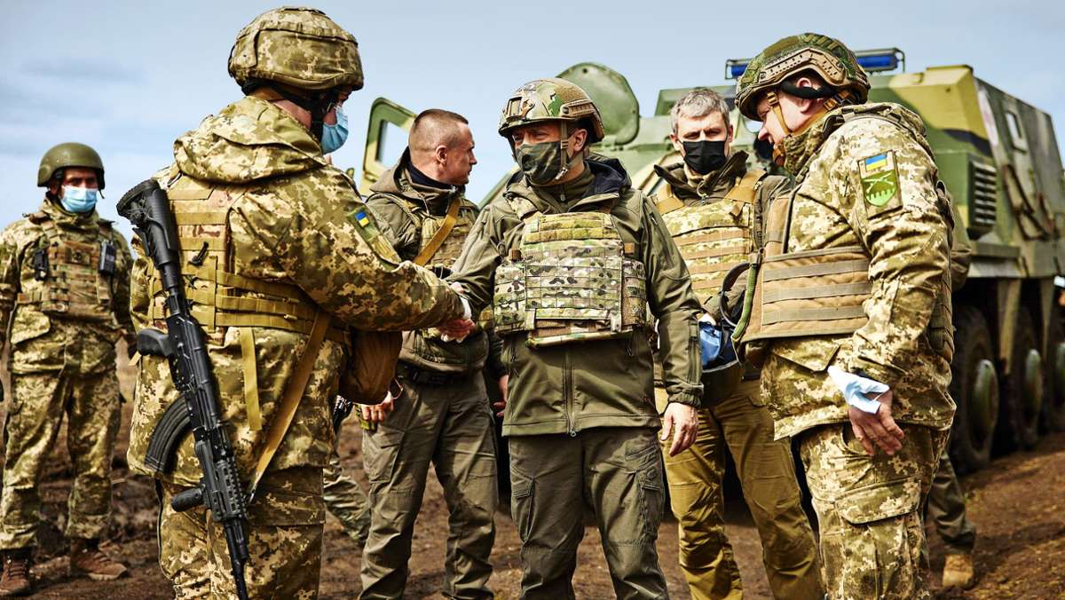 Tagung der Nato-Außenminister: Nato warnt Russland vor Ukraine-Angriff