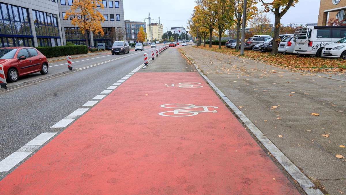 Dauerstau in Böblingen: Mehr Platz für Autos in  Calwer Straße