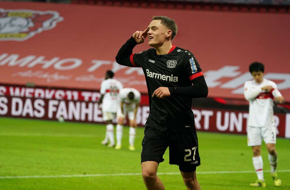 Der VfB riskierte nun mehr und wurde eiskalt ausgekontert. Florian Wirtz erhöhte in der 68. Minute auf 4:1.