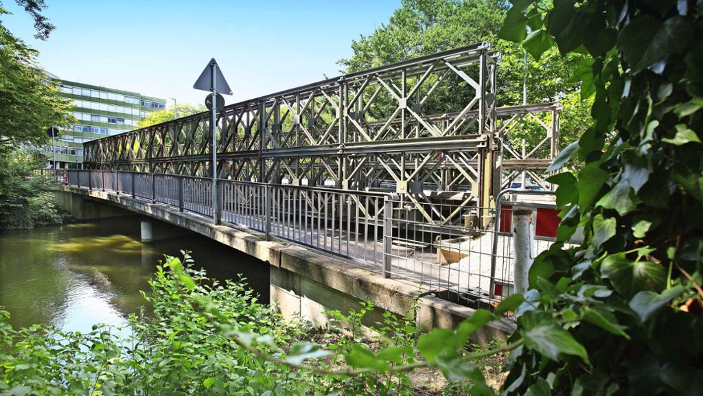 Einsturzgefährdete Brücke in Esslingen: Brückengutachten war im  Rathaus  schon länger bekannt