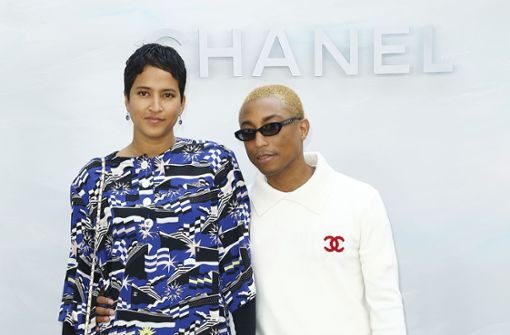 Pharrell Williams und seine Frau Helen Lasichanh bei der Chanel Haute Couture Herbst-Winter-Schau 2018/19 im Pariser Grand Palais. Foto: Getty Images