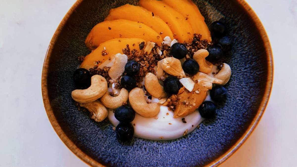 Vegan und lecker: Einfache Frühstücks-Bowls in unter fünf Minuten