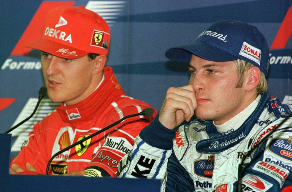 Jacques Villeneuve (rechts) war ein großer Rivale von Michael Schumacher. 1997 wurde der lebensfrohe Kanadier Champion. Sein Vater Gilles Villeneuve galt als hochbegabt und wurde als künftiger Weltmeister gehandelt. 1982 verunglückte er in Belgien tödlich.