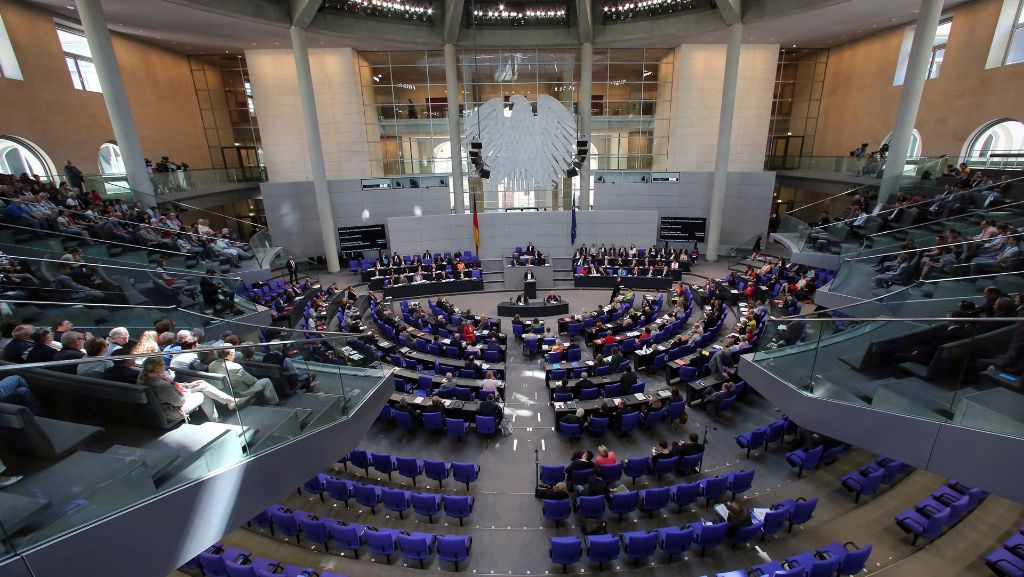 Bundestag in Berlin: Neuer Bund-Länder-Finanzpakt gebilligt