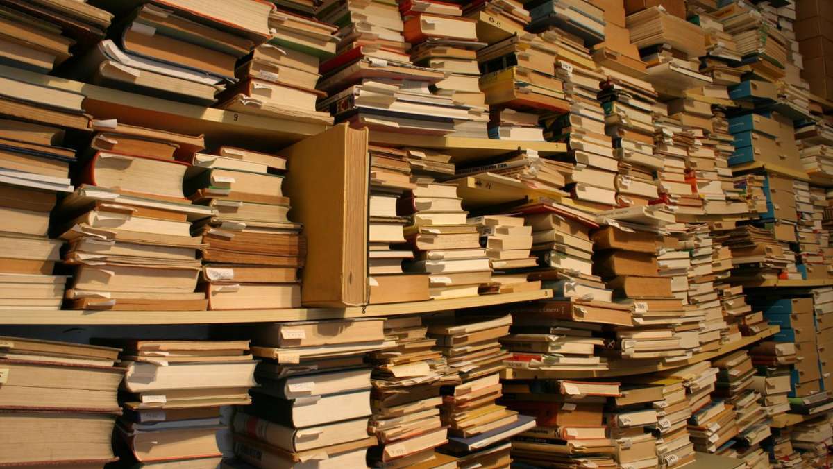 Von der Bücherliebe zum Bücherwahn: Diebische Leseratten, mörderische Bücherwürmer – und Karl Lagerfeld