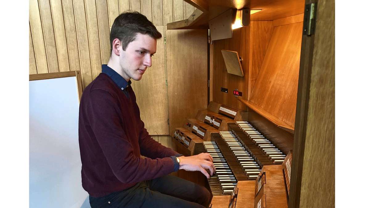 Jakob Reichmann begeistert als Organist die Gemeinde und den Pfarrer der Leonhardskirche. Der 19-Jährige ist Schüler des Star-Organisten Jörg Halubek. 