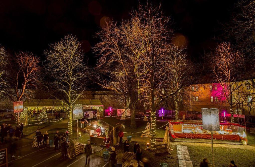 Beim „Winterwunderland“ in Kirchheim unter Teck, von Freitag, 14. Dezember, bis Sonntag, 23. Dezember, wird der Marstallgarten vom Schloss ab 17 Uhr in ein festliches Ambiente getaucht.