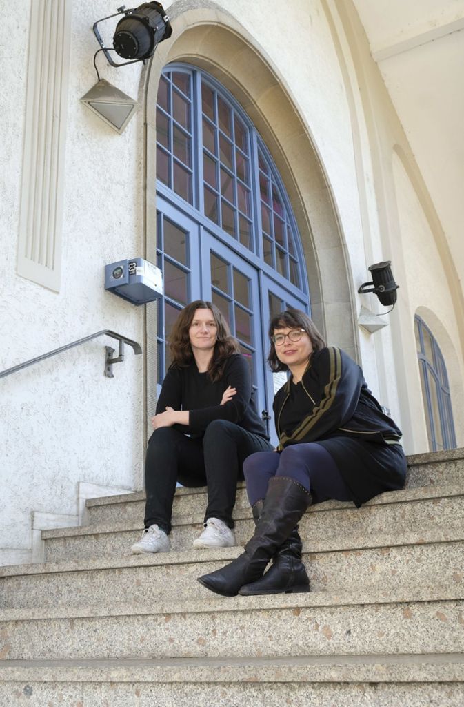 Marie Bues (li.) und Martina Grohmann leiten das Stuttgarter Theater Rampe seit 2013. Sie richten außerdem das alle zwei Jahre stattfindende „6 Tage frei“-Festival für die freie Tanz- und Theaterszene des Landes Baden-Württemberg aus. Nun haben sie für ihre Arbeit den mit 75000 Euro dotierten Theaterpreis des Bundes erhalten.