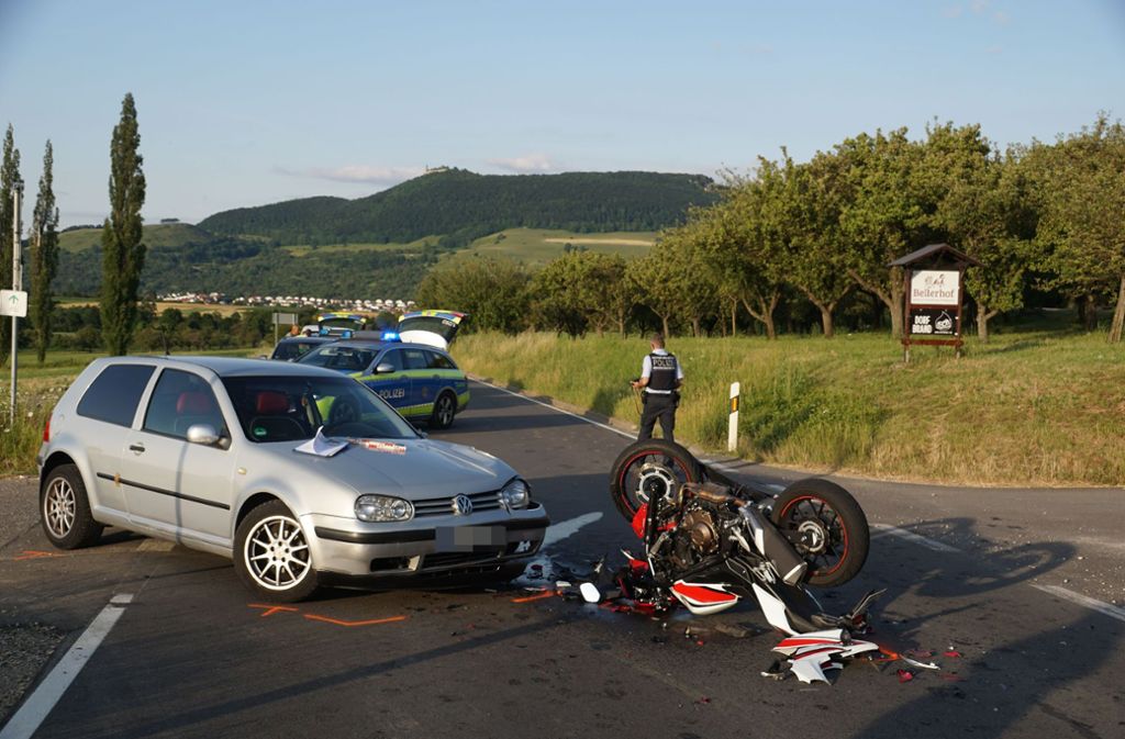 Der Motorradfahrer war vorfahrtsberechtigt. Der Unfallverursacher blieb unverletzt. Foto: SDMG