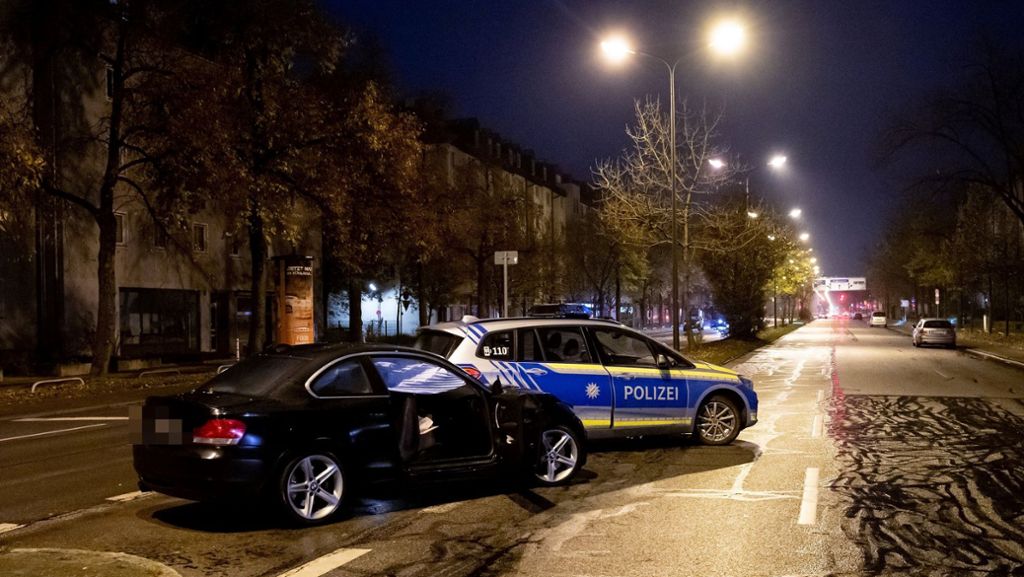 Geisterfahrer in München: Auf Flucht vor Polizei in Gruppe gerast – 14-Jähriger stirbt