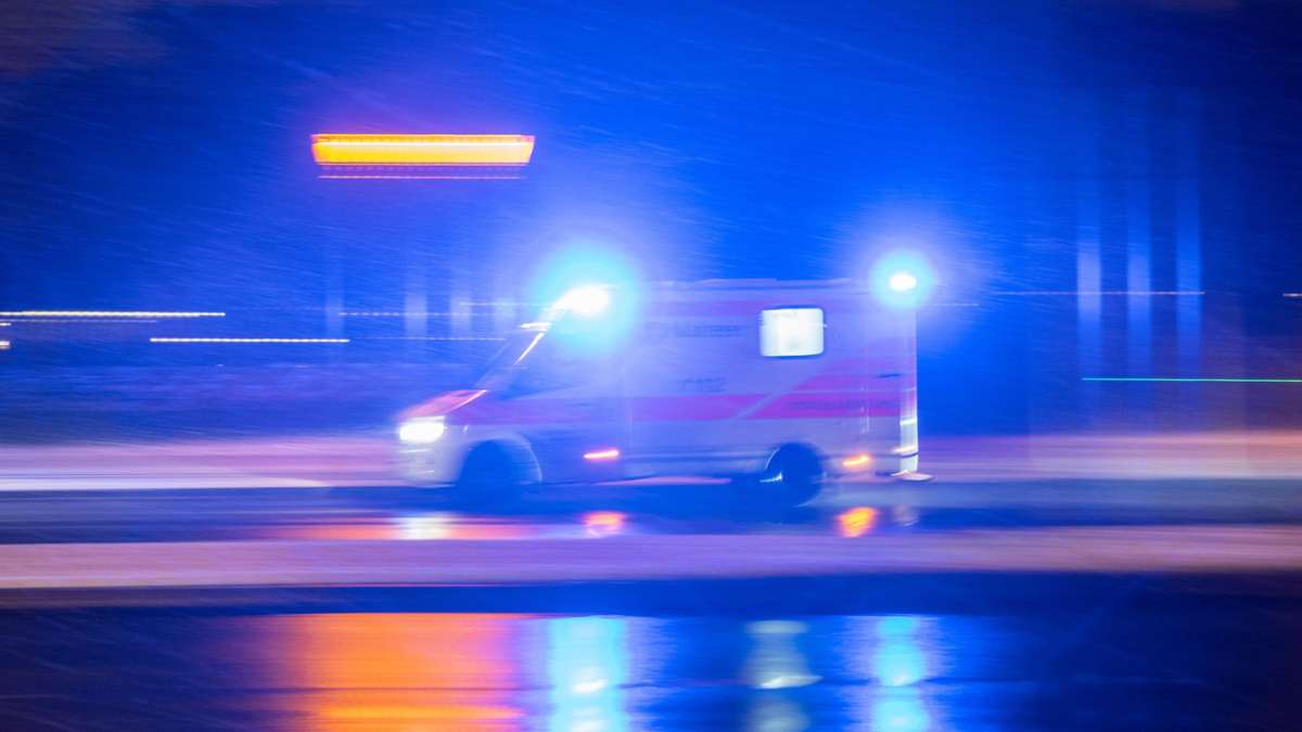 Sinsheim: Radfahrer fällt Mauer hinunter und verletzt sich tödlich