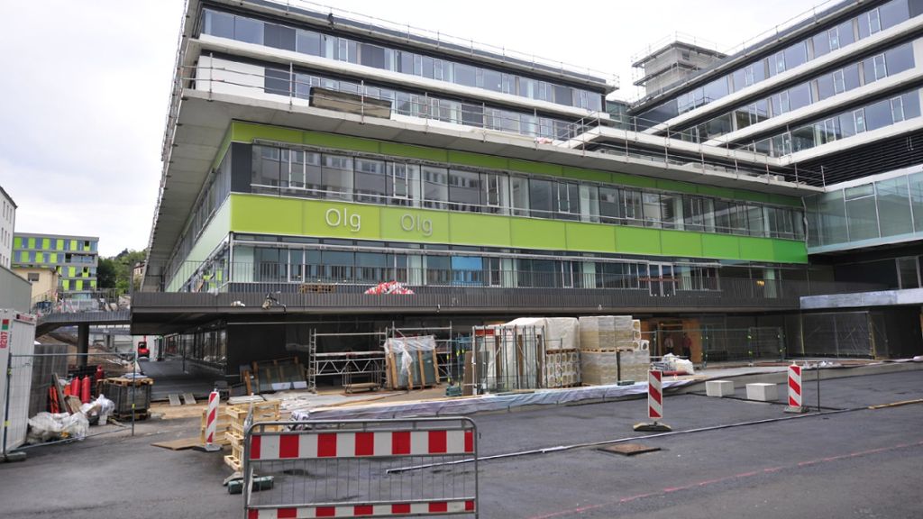 Stuttgarter Klinikum im Zeitplan: Schaden durch große Pfütze gering