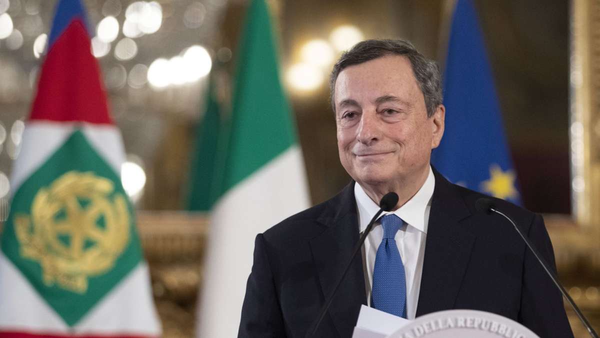  Der Ex-EZB-Chef Mario Draghi soll es nun richten in Italien. Er hat das Zeug dazu, das Land aus der Krise zu holen – wenn denn alle mitmachen. Denn eine Expertenregierung birgt auch Fallstricke, kommentiert unsere Redakteurin Almut Siefert. 