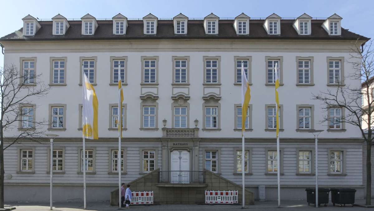 Ludwigsburger Rathaus: Krawallmacher   schlägt Bekannten und pöbelt Mitarbeiter an