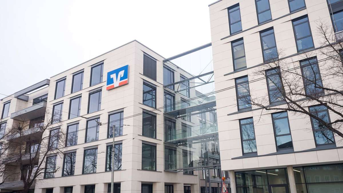 Volksbank Stuttgart erhöht Kontogebühren: Bank-Kunden zahlen drauf – scharfe Kritik von Verbraucherschützern
