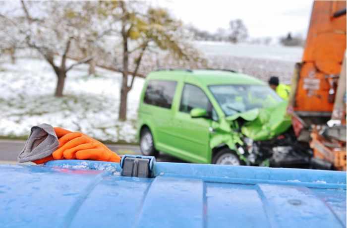 Schwerer Unfall in Burgstetten: Müllmann von Auto erfasst und getötet