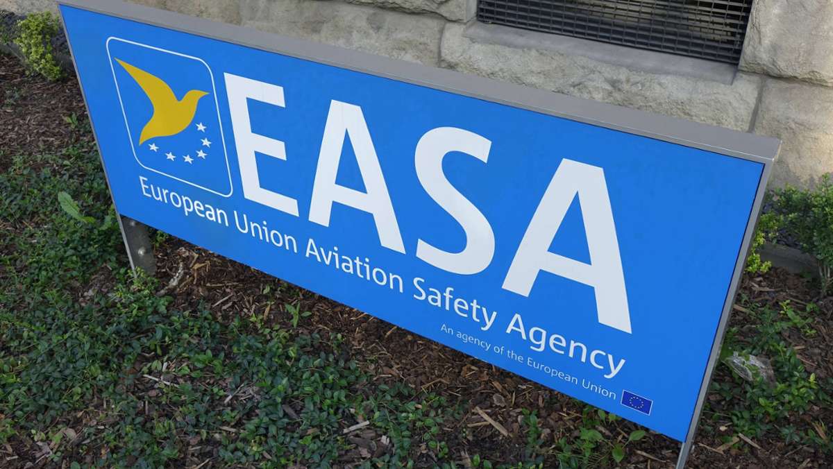 Coronaregeln in Europa: EU lockert Empfehlung zum Tragen von Masken im Flugzeug
