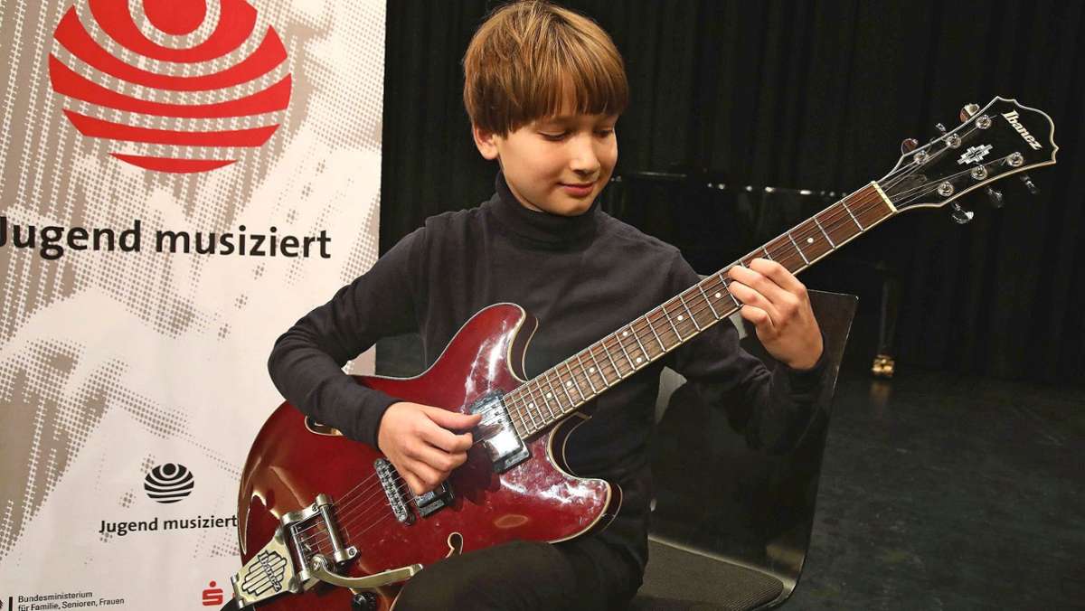 „Jugend musiziert“  in Wendlingen: Zartes Harfenspiel und starke Gitarrenriffs