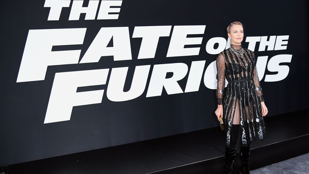 Charlize Theron in „Fast & Furious 8“: Schöne Frau gibt Gas