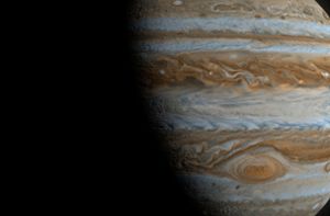 So erkennen Sie die  Riesenplaneten Jupiter und Saturn am Nachthimmel