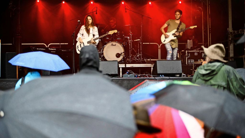 500 Besucher am Ebnisee: Musikfestival verregnet, aber kein Reinfall