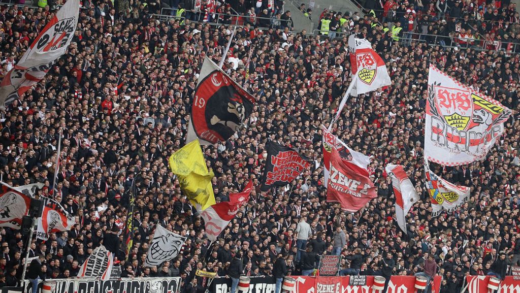 Banner bei VfB Stuttgart gegen SV Sandhausen: VfB-Ultras solidarisieren sich mit KSC-Anhängern