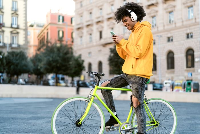 Vorschaubild zum Artikel Darf man mit Kopfhörern Fahrrad fahren?