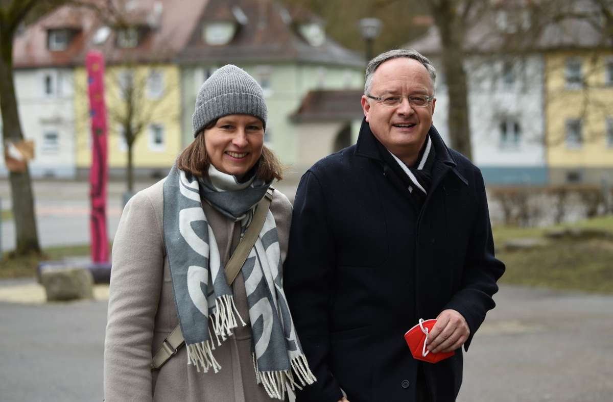 SPD-Spitzenkandidat Andreas Stoch und seine Frau Christine haben in Heidenheim ihre Stimme abgegeben.