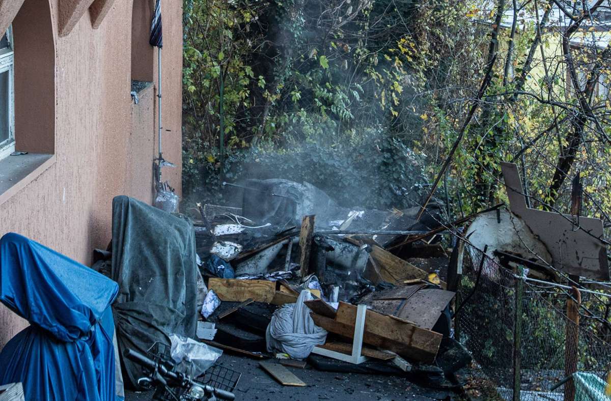 Ein Bewohner wachte wegen eines Brandgeruchs in seiner Wohnung auf.
