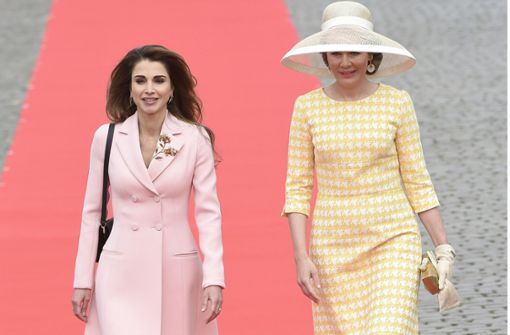 Staatsbesuche, wie hier in Belgien im Jahr 2016, gehören für Rania­ (links,  daneben die belgische Königin Mathilde) zum Geschäft. Foto: AFP/John Thys