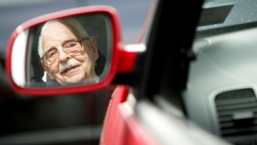 Esslingen: 87-Jähriger überfährt Ehefrau bei Einfahrt in Parkhaus