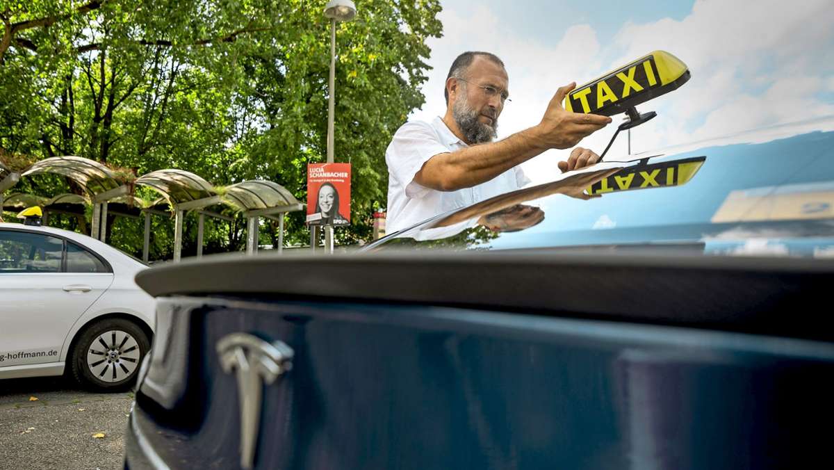 Stuttgarts einziger Tesla-Taxifahrer: Ein Taxifahrer unter Strom