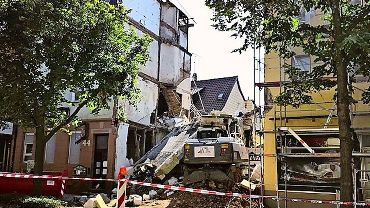 Ausgebranntes Haus in Ludwigsburg: Erst das Feuer, dann der Zusammensturz