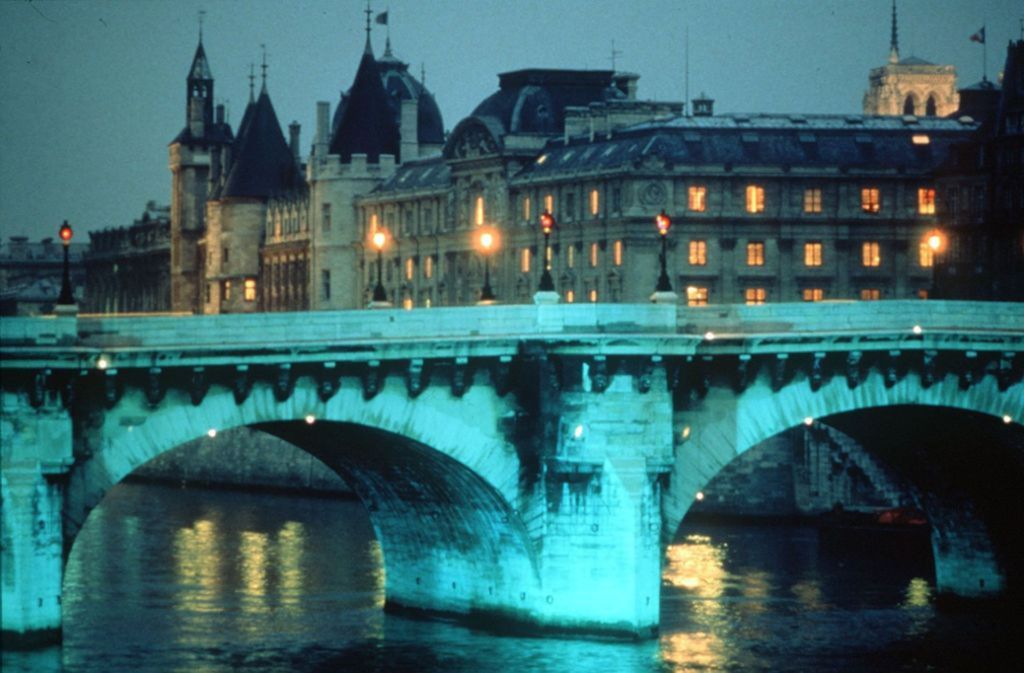 238 Meter lang, 20 Meter breit – Pont Neuf: Die von 1587 bis 1607 gebaute Neue Brücke ist die älteste im Originalzustand erhaltene Brücke über die Seine in Paris.