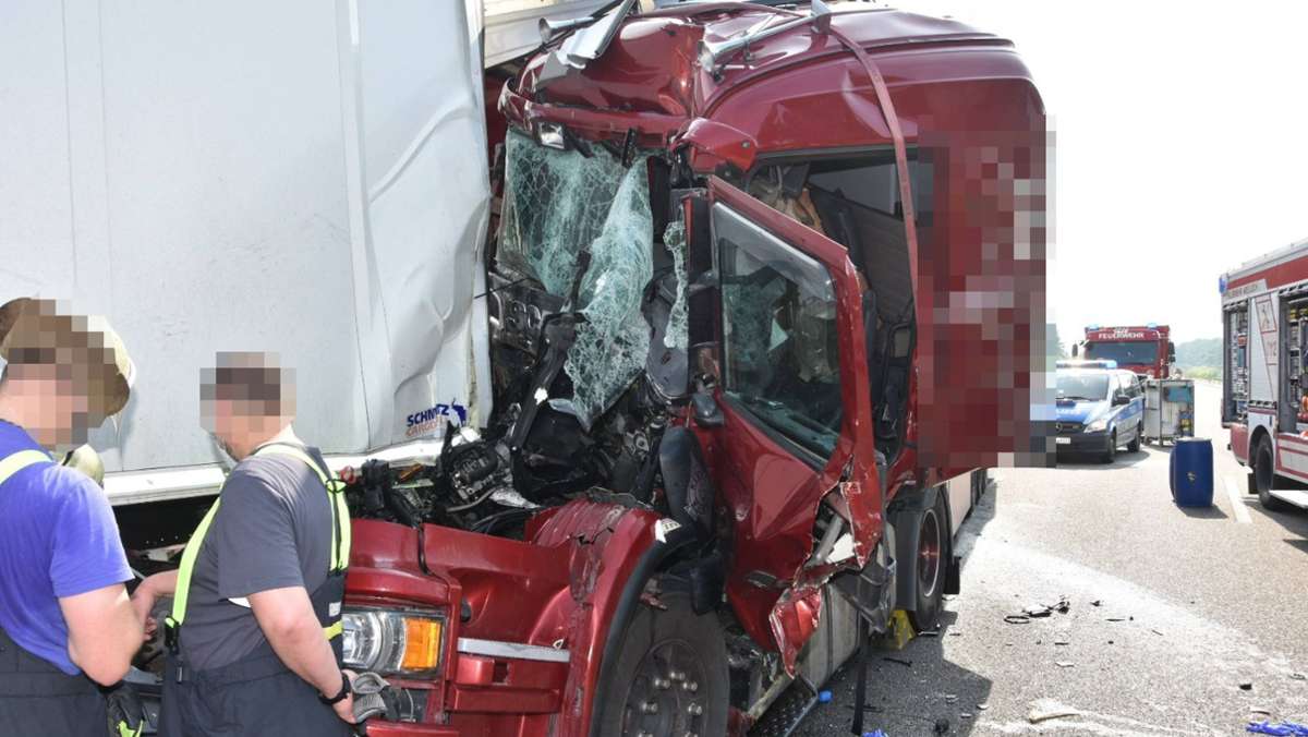 Unfall auf A6 bei St. Leon-Rot: Lkw-Fahrer kommt ums Leben – Autobahn voll gesperrt