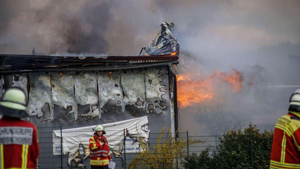 Großbrand bei Weil der Stadt: Schreinerei in Flammen: Millionenschaden