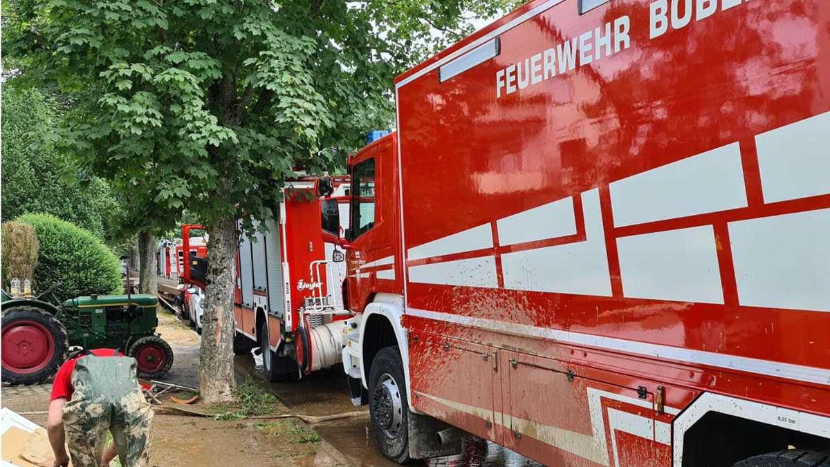  Vier Tage lang halfen Feuerwehrleute aus dem Landkreis Böblingen im Hochwasser-Gebiet in Rheinland-Pfalz mit, Wasser abzupumpen, Schlamm zu entfernen und Häuser auszuräumen. THW und DRK sind weiter vor Ort. 