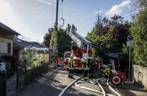 Dachstuhlbrand ruft Feuerwehr auf den Plan