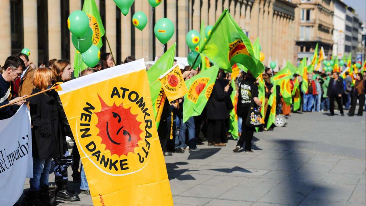  Dass die EU der Atomkraft ein Ökosiegel verleihen will, entsetzt Generationen von Demonstranten, die seit den 1970ern gegen Kernenergie auf die Straße gegangen sind. Stuttgart spielt eine gewichtige Rolle beim Widerstand mit der roten Smiley-Sonne. 