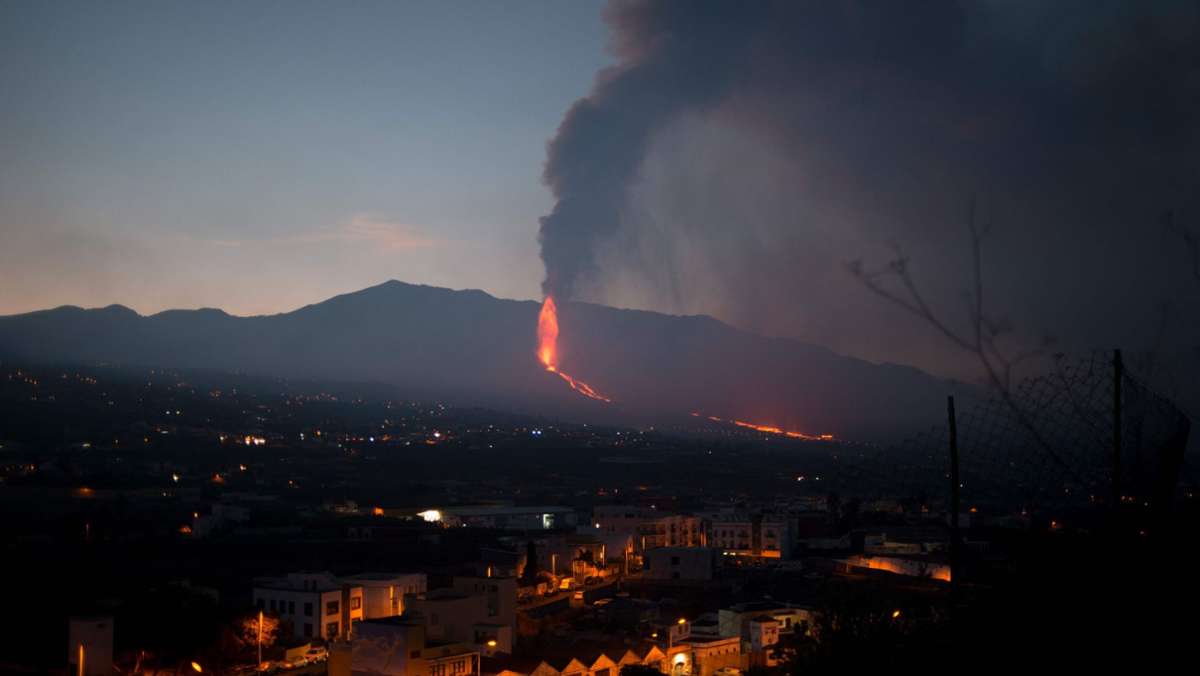 Vulkanasche  über spanischer Ferieninsel: Flughafen auf La Palma  auf unbestimmte Zeit gesperrt