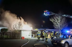 Gartenhaus brennt, Ursache unklar
