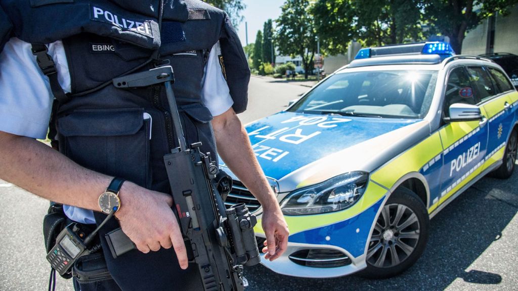 Amokalarm in Esslingen: Polizei fahndet nach bewaffnetem Mann