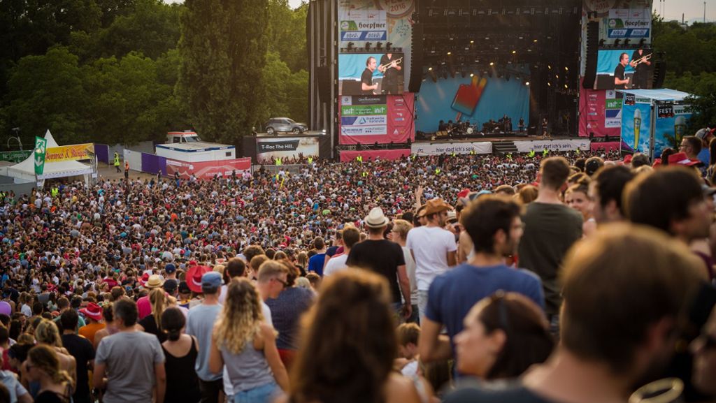Das Fest in Karlsruhe: Tausende Besucher beim Auftakt des Open-Air-Events