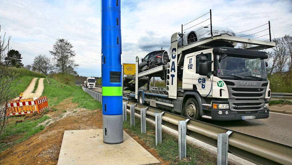 B10 bei Wernau: Blaue Säule sorgt für Verwirrung bei Autofahrern