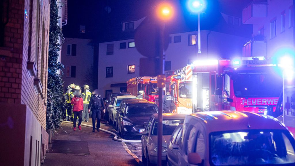 Feuer in Stuttgart-Süd: Zwölf Bewohner nach Küchenbrand in Sicherheit gebracht