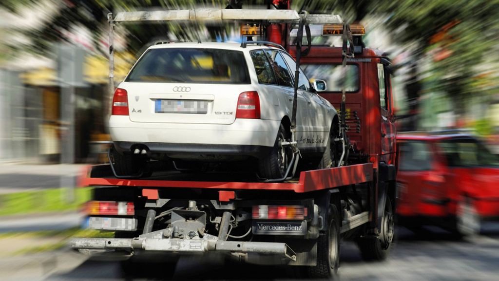 Verkehrsüberwachung in Stuttgart: Rekord in Sicht:  4500 Autos abgeschleppt